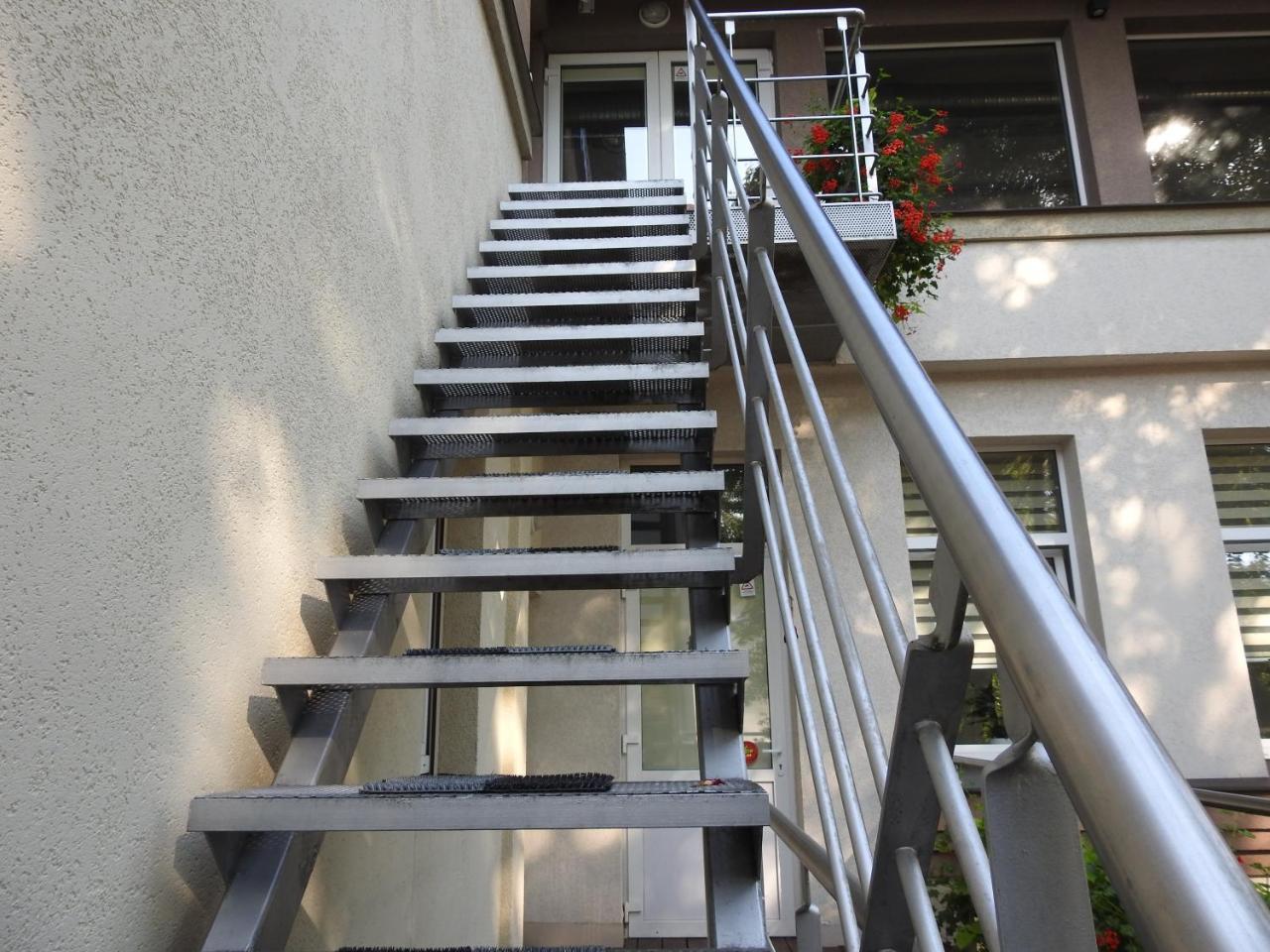 Vienibas Prospekts 6 Apartment Jurmala Exterior photo